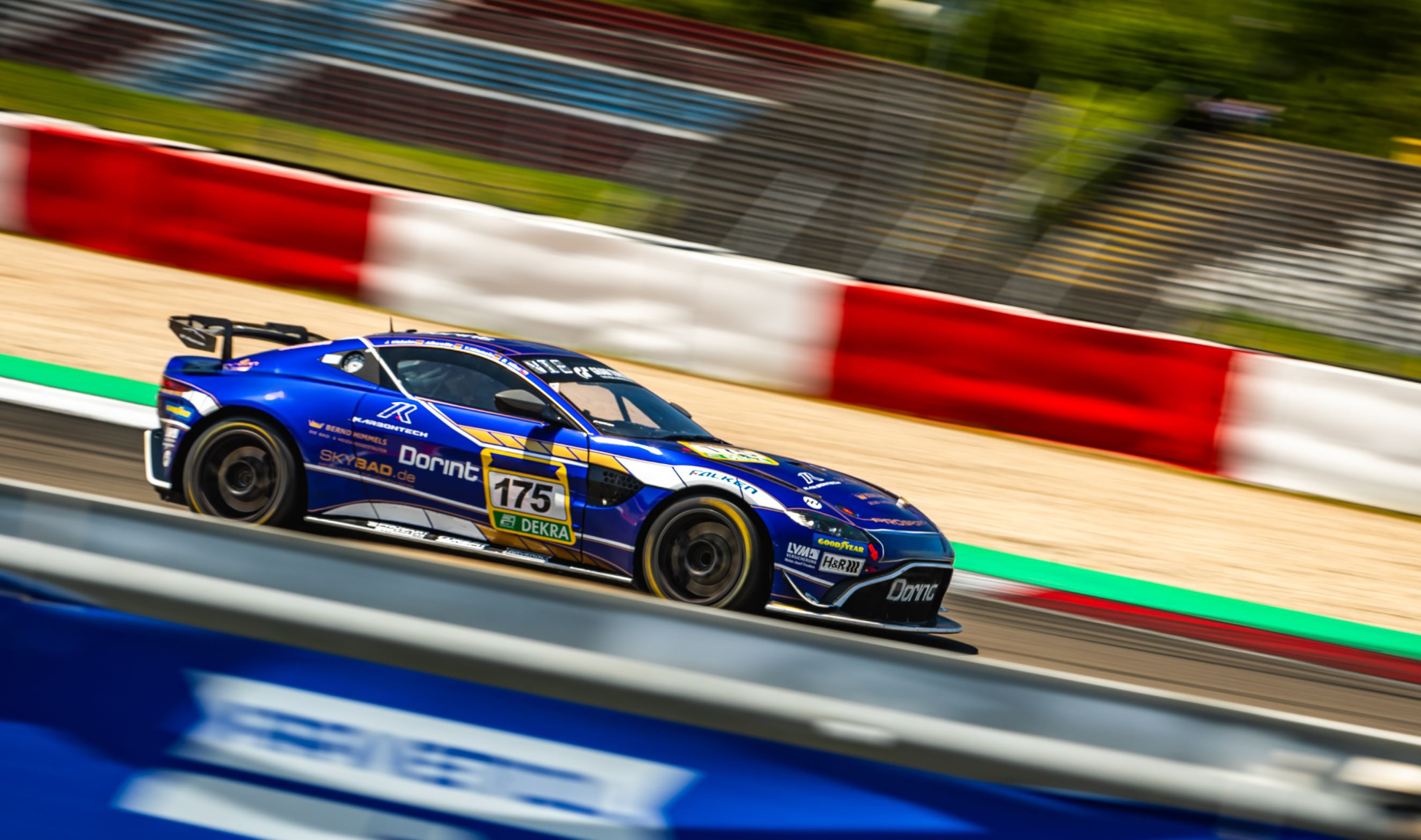 BENJAMÍN HITES DEBUTA EN EL CAMPEONATO NÜRBURGRING ENDURANCE SERIES DE ALEMANIA