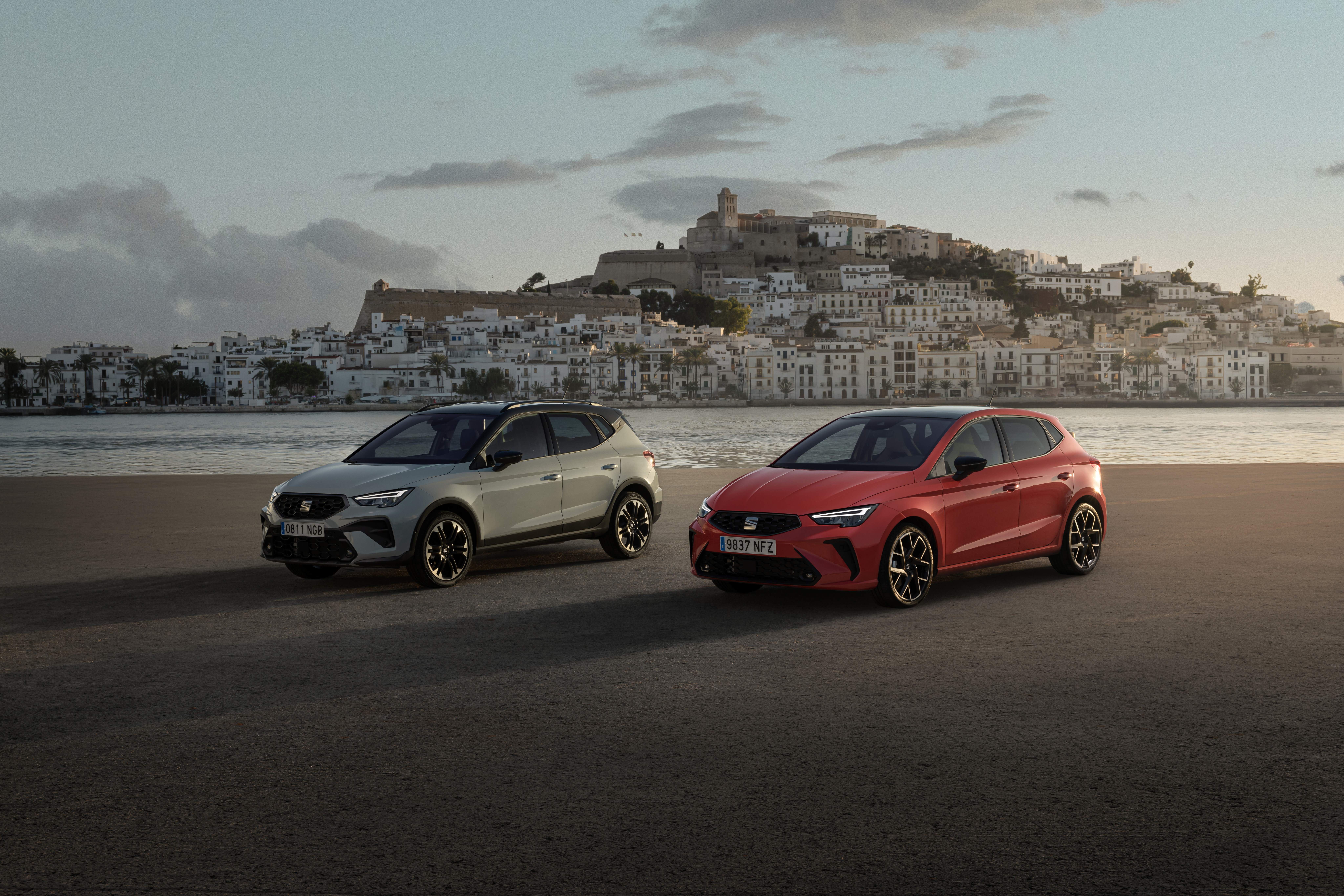 SEAT presenta los nuevos Ibiza y Arona: diseño renovado, interior actualizado y eficientes motores