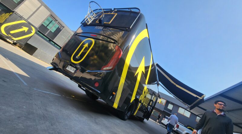 Consolas, streaming y experiencias inmersivas: así es el primer bus gamer del país