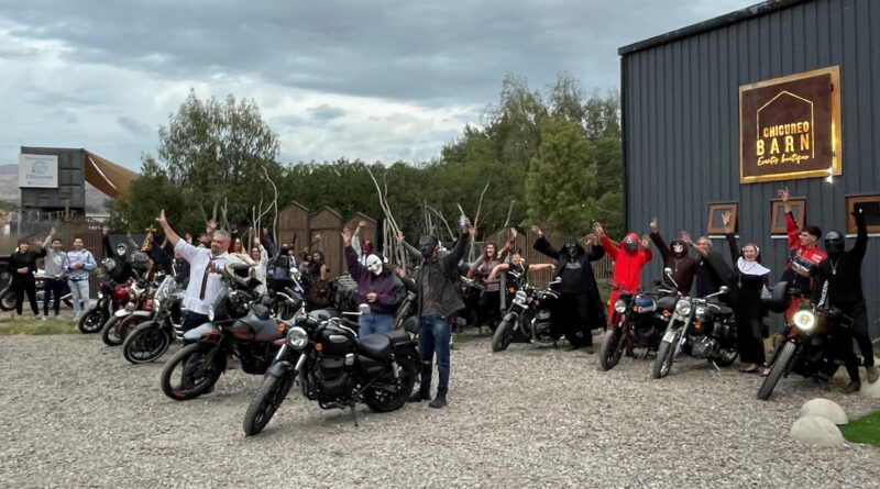 ROYAL ENFIELD CELEBRA CON SUS CLIENTES EL DÍA DE TODOS LOS SANTOS