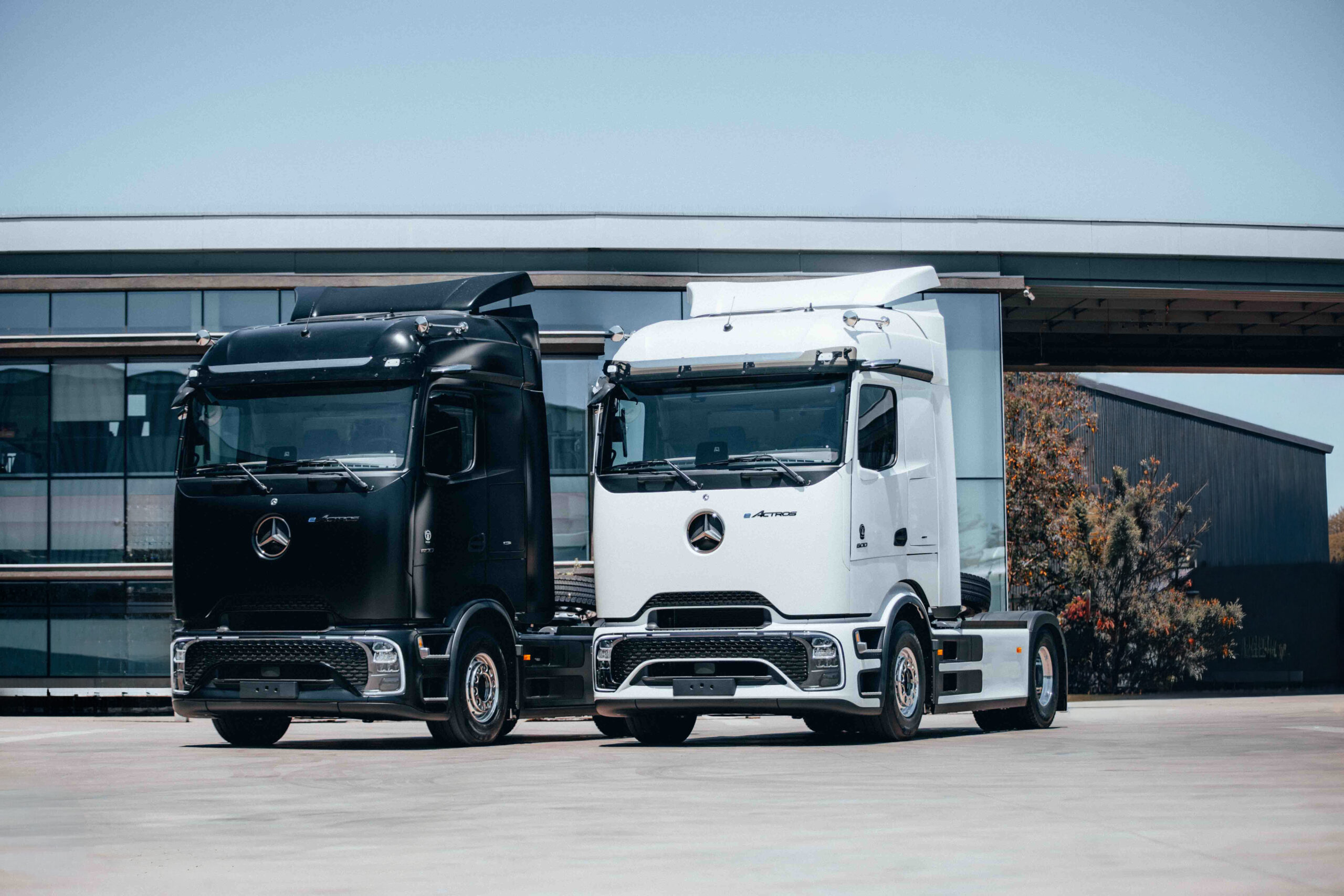 Mercedes-Benz eActros 600 llega a Chile: el primer tractocamión eléctrico de gran autonomía del país e “International Truck of the Year 2025”