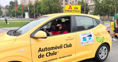 Más de 200 personas ciegas de todo Chile vivieron la experiencia de conducir por primera vez un automóvil