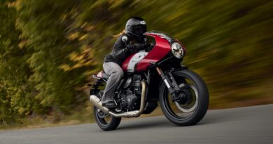 Triumph Motorcycles amplía su espectro con las nuevas Tracker 400 y Thruxton 400